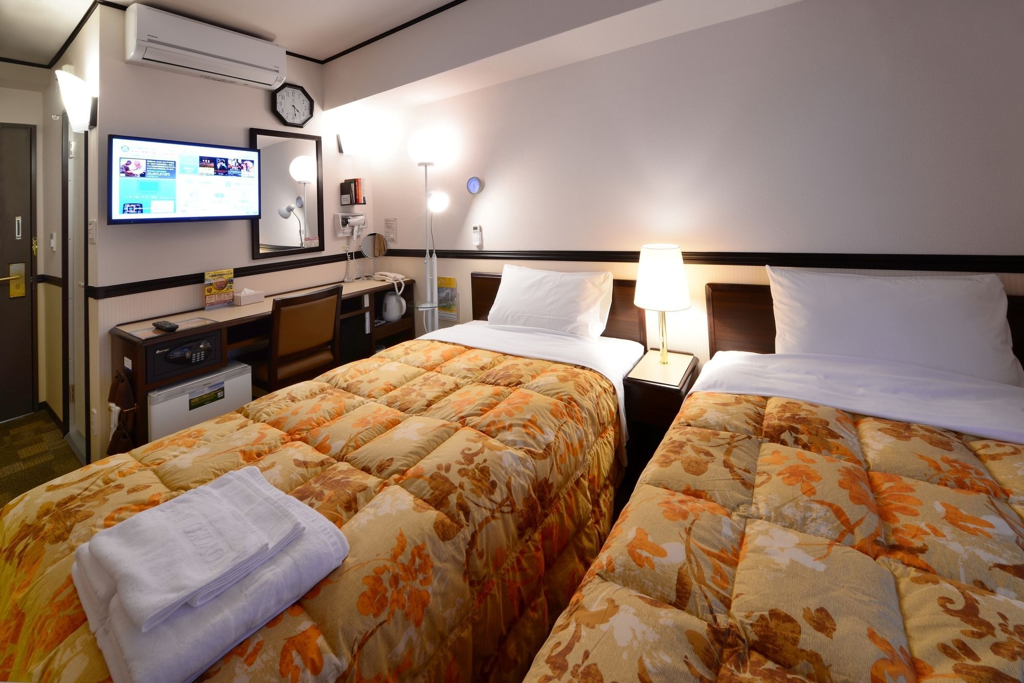 Toyoko Inn Tokyo Shinagawa-Eki Takanawa-Guchi Екстериор снимка